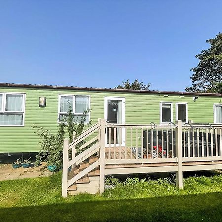 Lovely Caravan For Hire With Decking At Skipsea Sands In Yorkshire Ref 41015Wf Barmston Kültér fotó