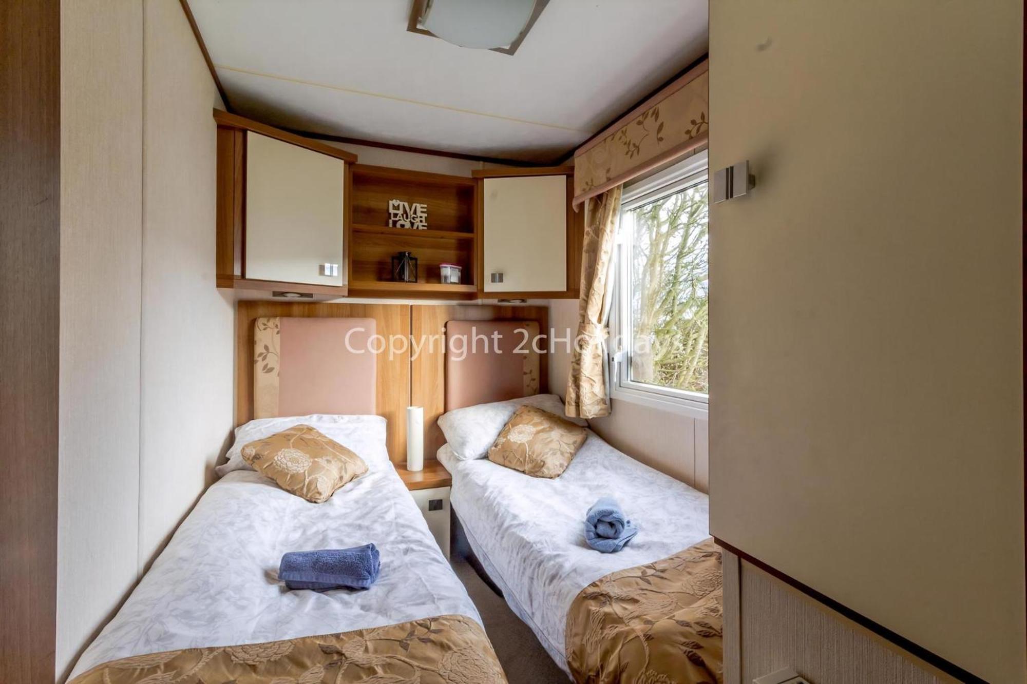 Lovely Caravan For Hire With Decking At Skipsea Sands In Yorkshire Ref 41015Wf Barmston Kültér fotó